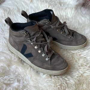 Veja Women's Brown High-Top Sneakers